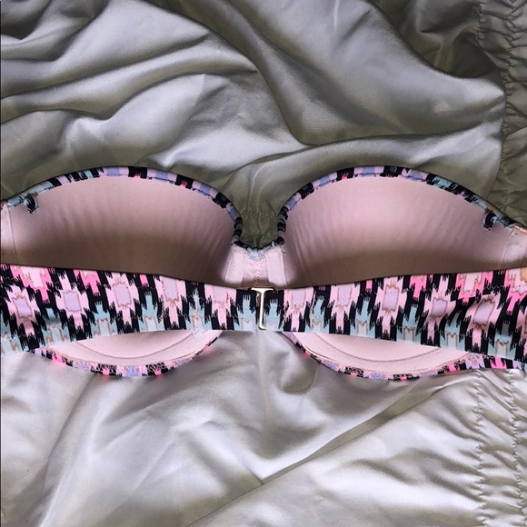 Victoria’s Secret Swim Top - Picture 2 of 6